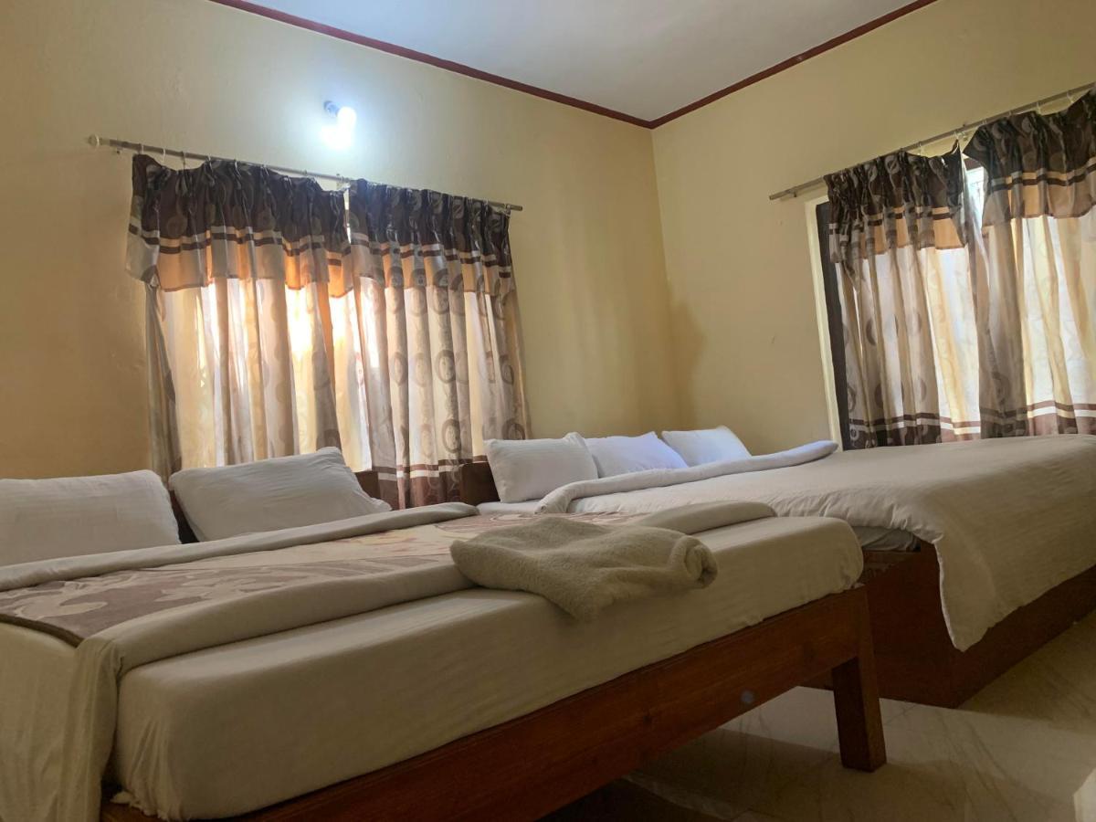 Hotel Peace Ganga Inn Покхара Экстерьер фото
