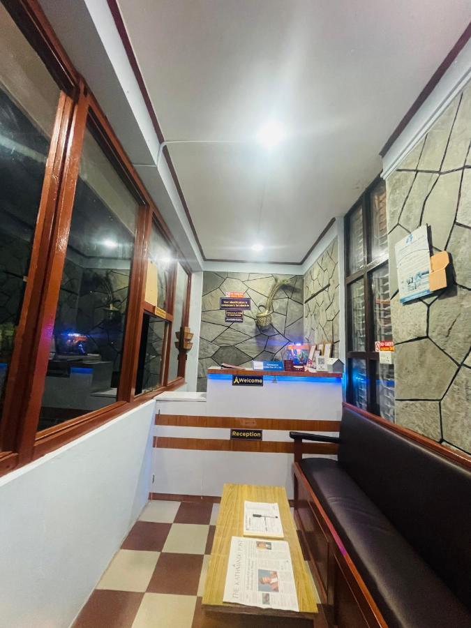 Hotel Peace Ganga Inn Покхара Экстерьер фото