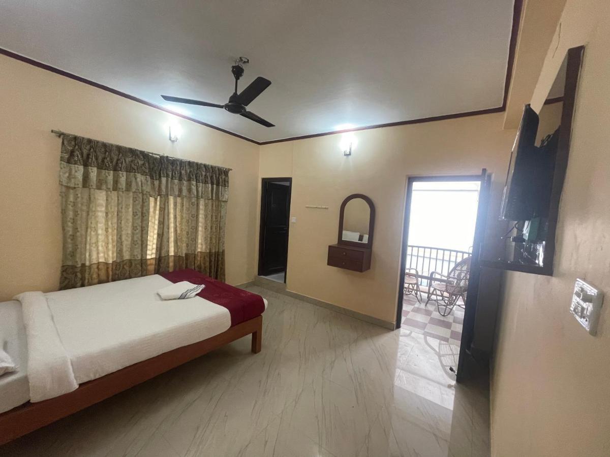 Hotel Peace Ganga Inn Покхара Экстерьер фото