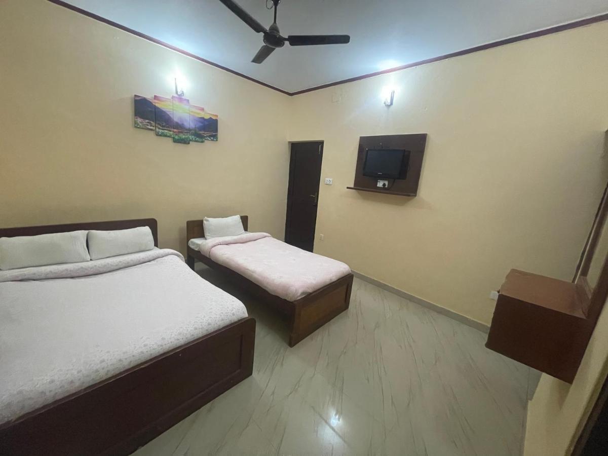 Hotel Peace Ganga Inn Покхара Экстерьер фото