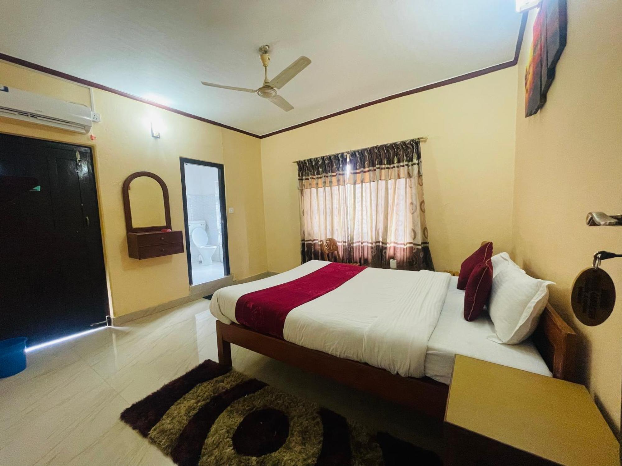 Hotel Peace Ganga Inn Покхара Экстерьер фото