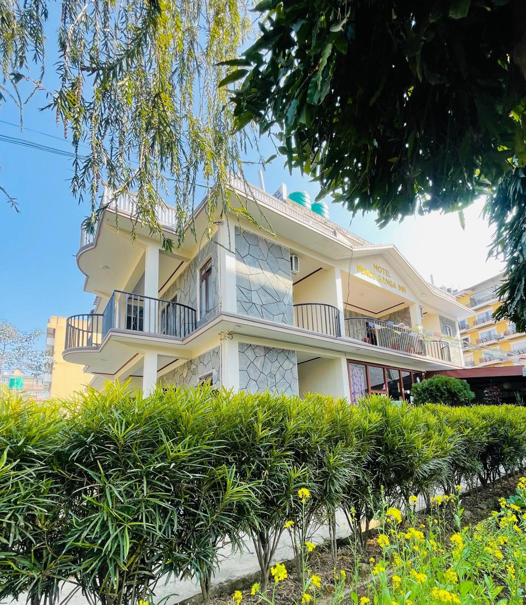 Hotel Peace Ganga Inn Покхара Экстерьер фото