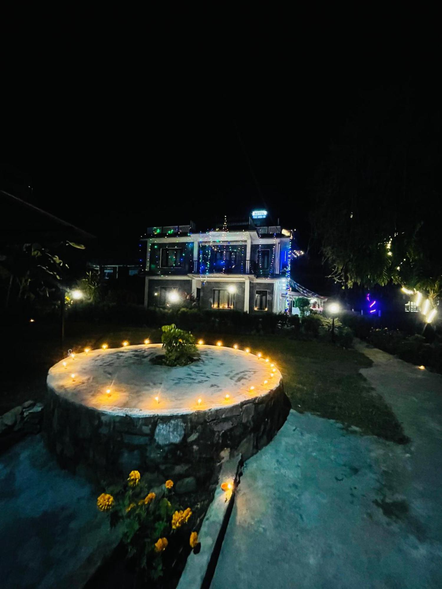 Hotel Peace Ganga Inn Покхара Экстерьер фото